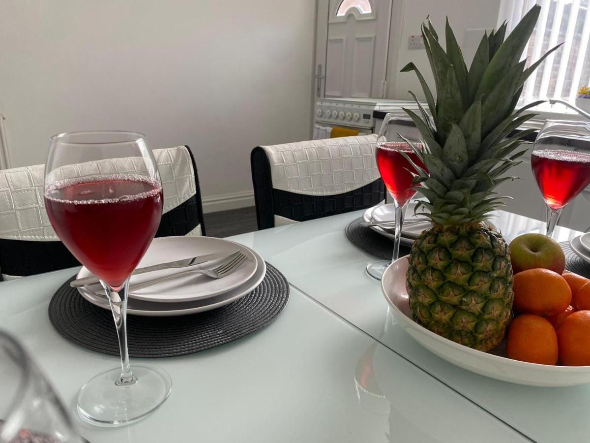 Cosy Cheerful 2 Bedrooms Near Piccadilly, Etihad Stadium Sleeps Up To 5 Manchester Extérieur photo
