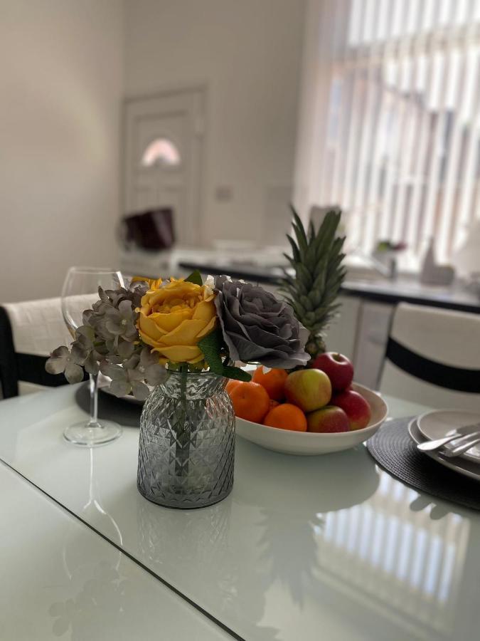 Cosy Cheerful 2 Bedrooms Near Piccadilly, Etihad Stadium Sleeps Up To 5 Manchester Extérieur photo
